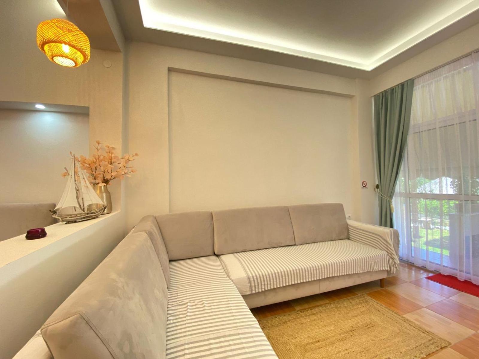 Areti Rooms Hotel Himare Exterior photo