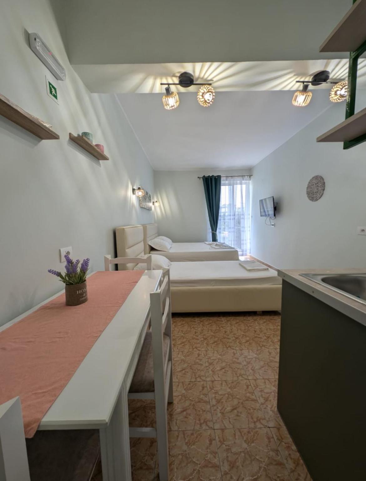 Areti Rooms Hotel Himare Exterior photo